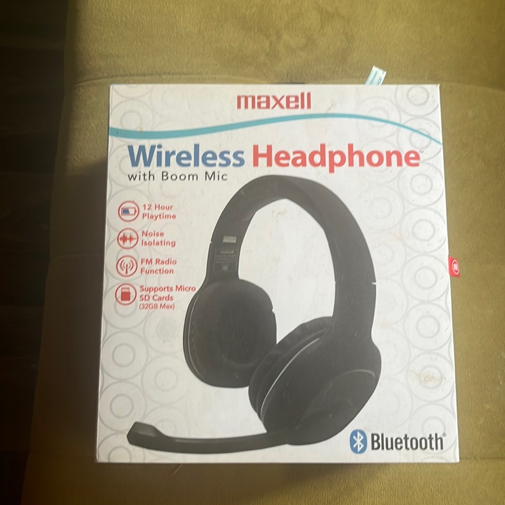 Maxell Wireless Headphone with Boom Mic